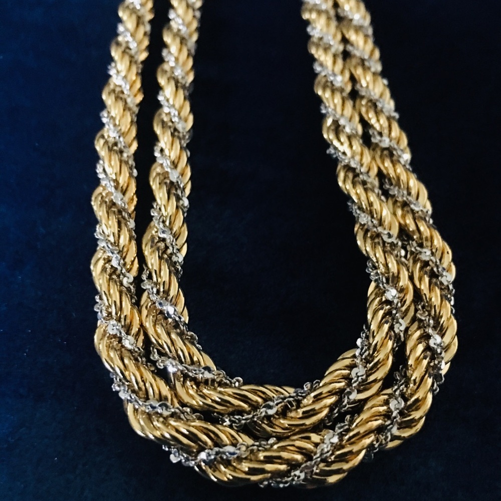 🎄Monet vintage gold tone and sparkle twist chain
